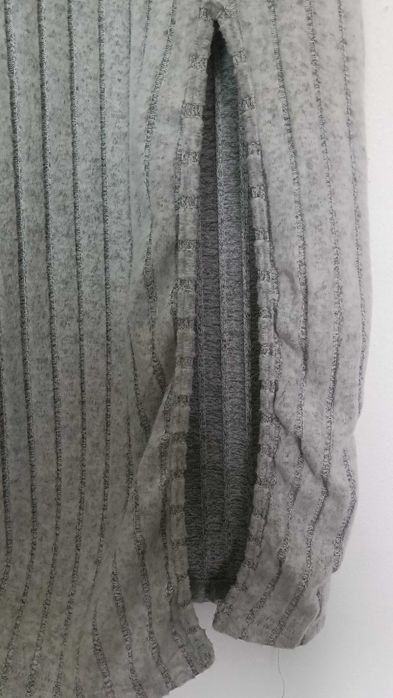 Vestido midi canelado cinzento com racha lateral e casaco M