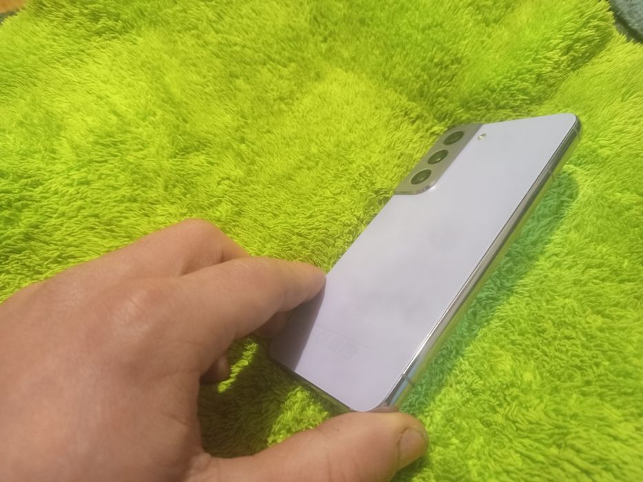 Продам samsung s22 8/128