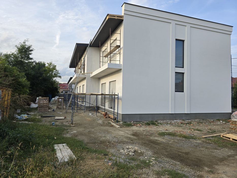 ПРОДАЮТЬСЯ ТАНХАУСИ у стилі сучасна класика м. Ужгород, Компотний р-н