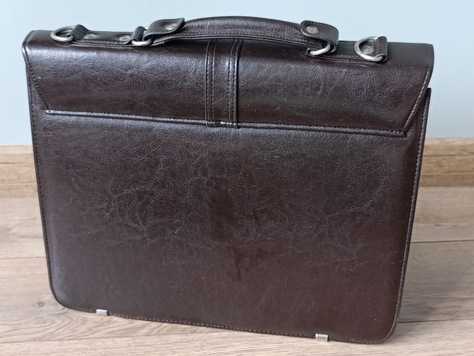 Skórzana brązowa aktówka