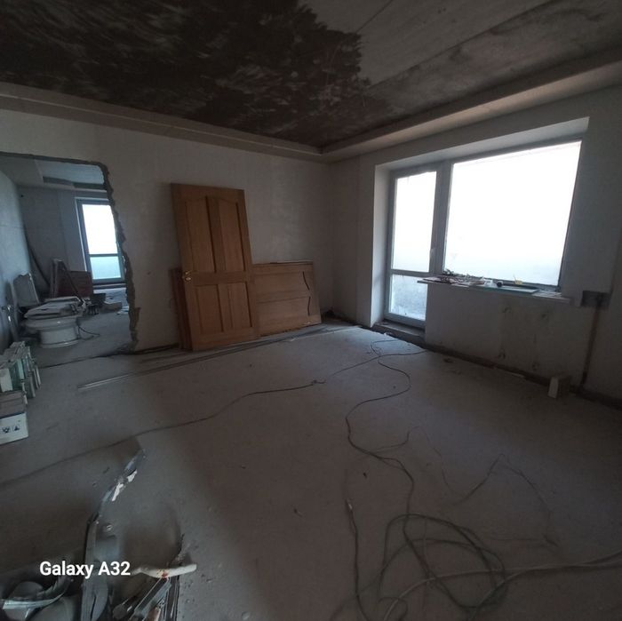 Продам 4-ком квартиру 133м. От Хозяина.  Можно под Бизнес