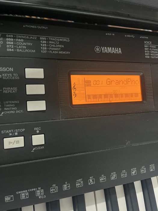 Teclado Yamaha PSR-E343