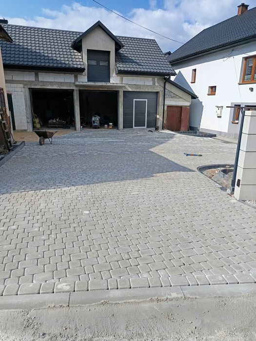Układanie kostki brukowej