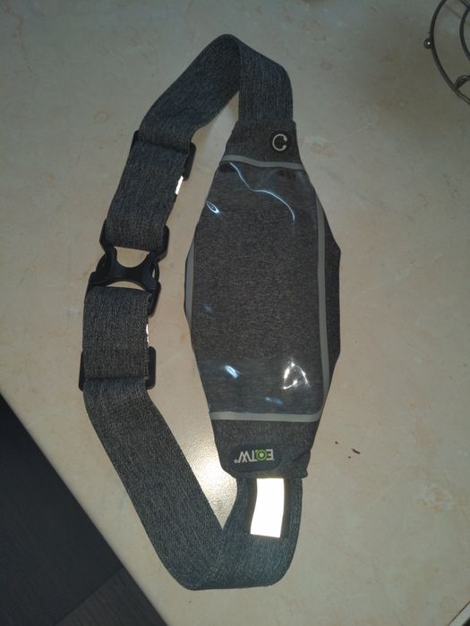 Продам сумку на пояс бананку