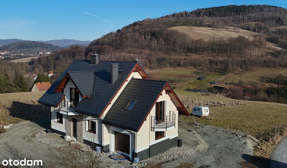 Dom z malowniczymi widokami na Wzgórzach Włodzickich / Górach Sowich