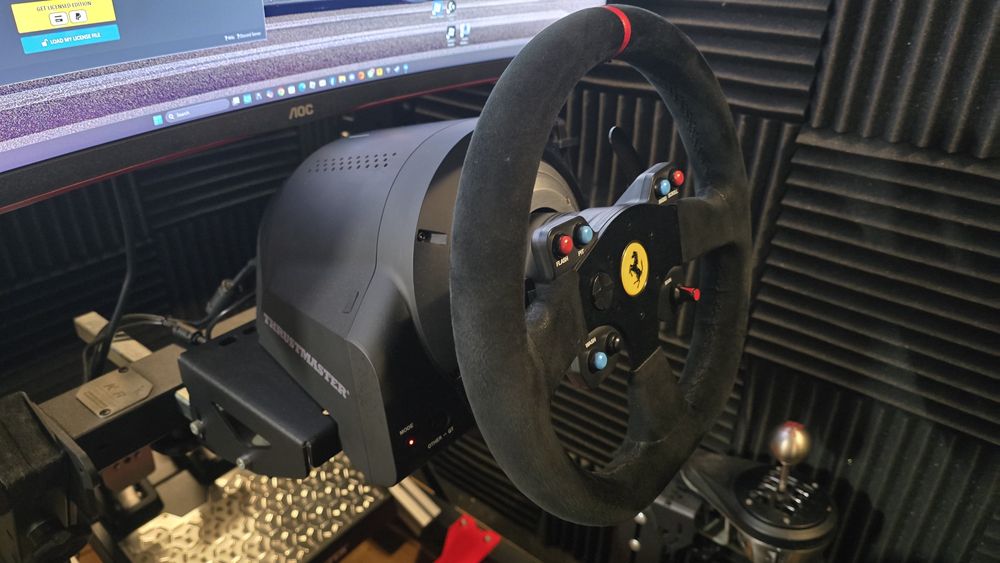 Thrustmaster T-GT II + Volante Ferrari 599xx