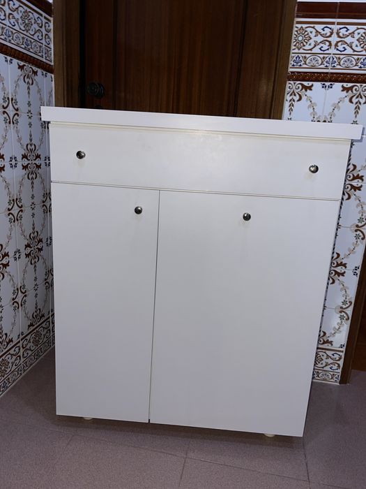 Móvel de casa de banho