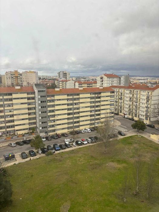T2 Parque das Nações - Arrendamento, estacionamento e mobilado