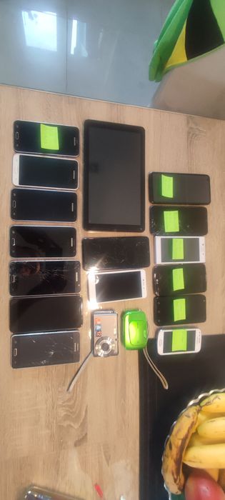 Sprzedam zestaw Smartfonow ,telefony 15 sztuk