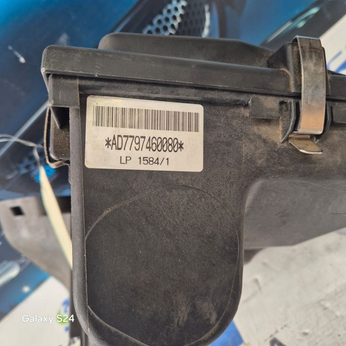 Caixa filtro medidor massa de ar BMW Série 1 E81 E82 E87 E88