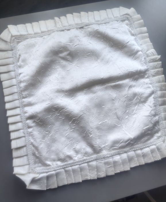 Poszewka ozdobna na poduszkę z marszczeniem