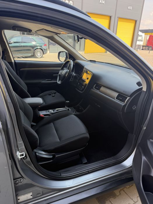 Mitsubishi Outlander*7 osób*Automat 4WD*Bezwypadek
