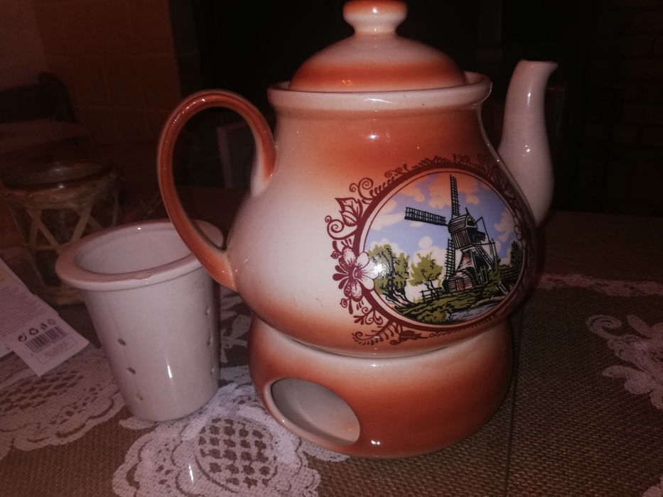 Czajnik ceramiczny z zaparzaczem i podgrzewaczem