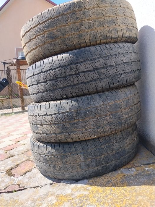 Продам резину 235/65.R.16c