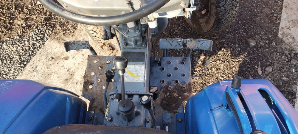 Японський мінітрактор Міцубісі D1550