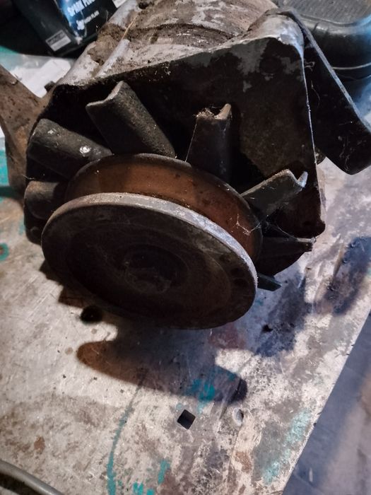 Автомобільний генератор Б/у