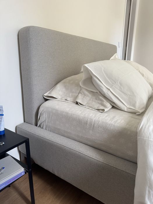 Cama estofada KINDA home