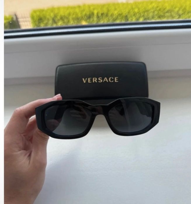 Stylowe okulary Versace