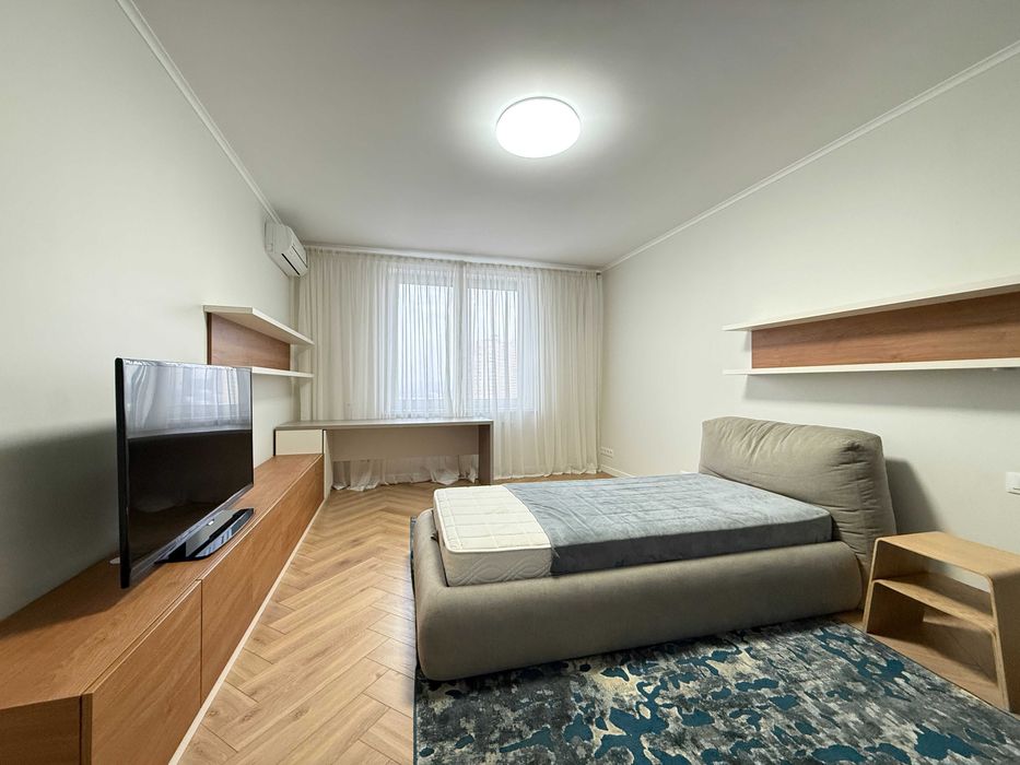 Дизайнерська 2кімн Феодосійський провулок 12, метро Деміївська