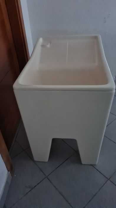 Tanque manual branco