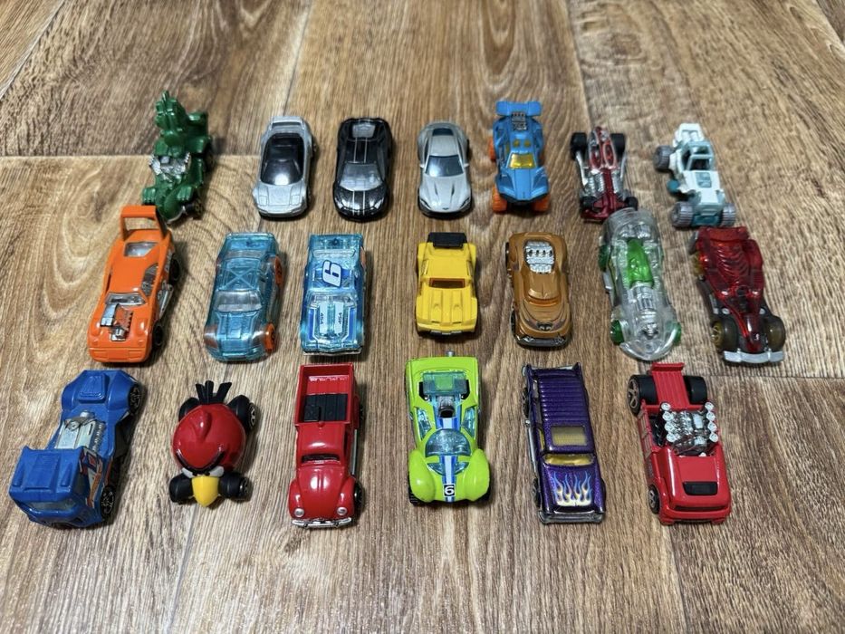 Машинки Hot Wheels