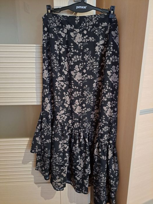 Nowa asymetryczna spódnica midi