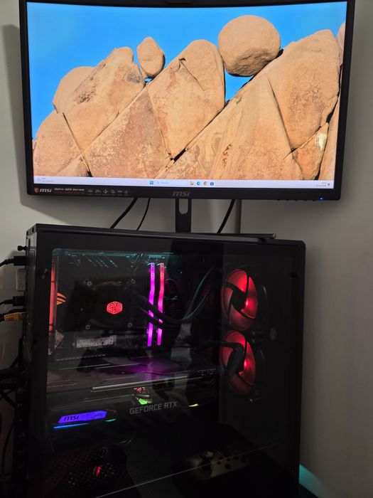 Torre gaming + monitor