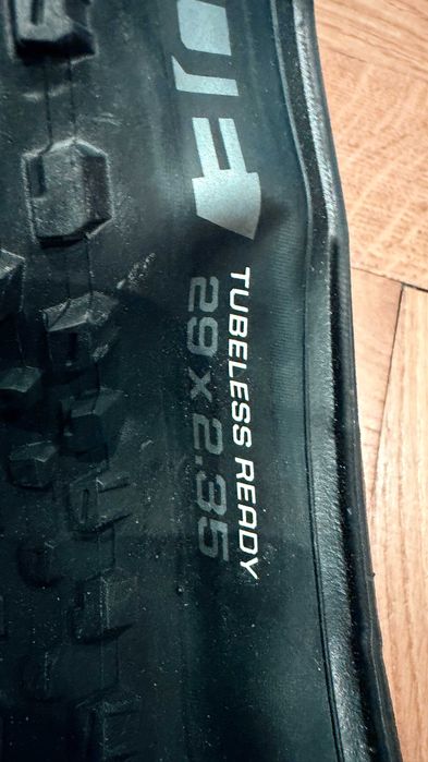 Opona MTB Bontrager XR2 TLR 29 x 2.35 nowa