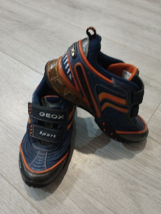 Дитячі кросівки GEOX