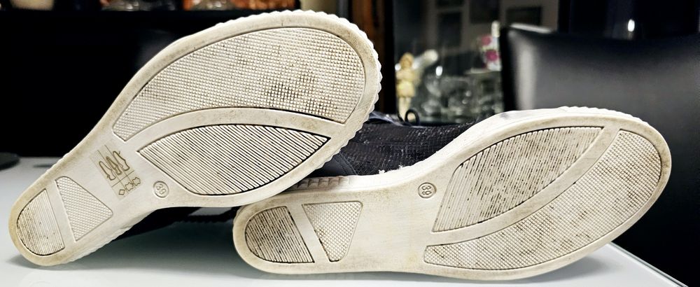 Skórzane czarno-granatowe sneakersy na koturnie, rozm 39