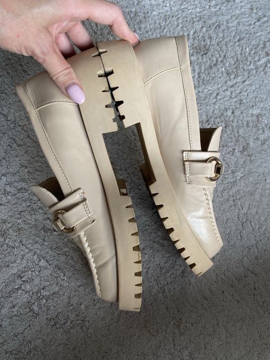 Beżowe mokasyny Zara 38