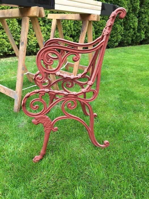 Nogi  żeliwne do ławki z deskami