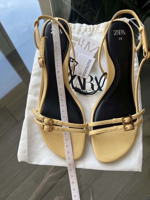 Стильні акцентні босоніжки ZARA!