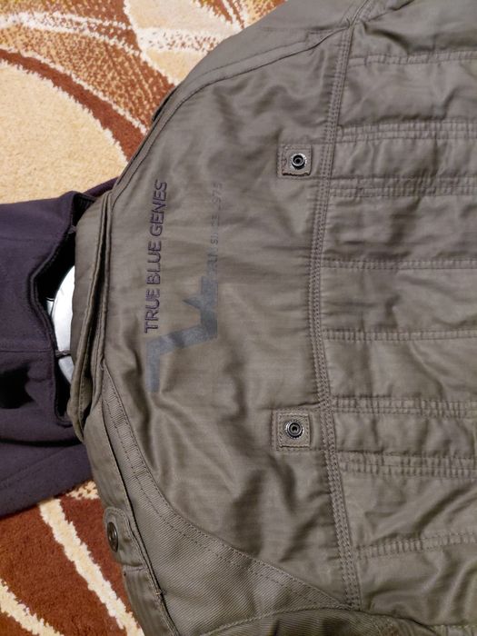 Куртка для хлопця
Довжина рукава 65см
Довжина куртки 65см