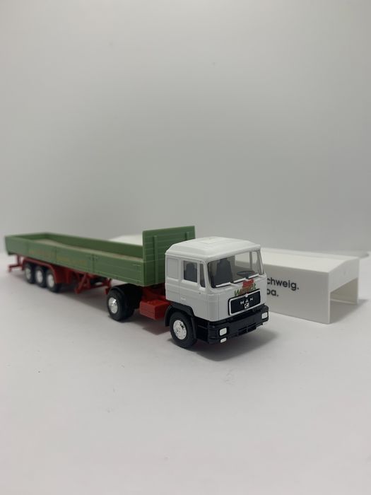 MAN com reboque da Herpa escala H0 1/87