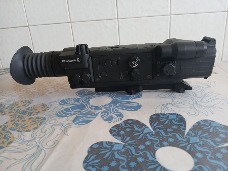 Mira visão  noturna Pulsar N550