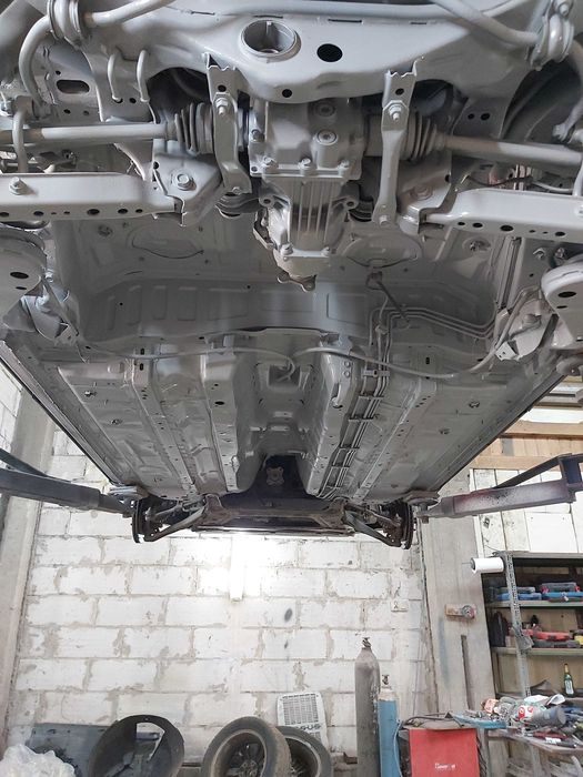 Konserwacja podwozi samochodowych(Auto Naprawa hamulce olej i inne