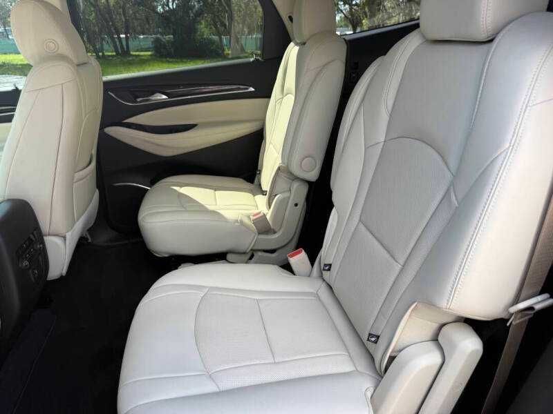 2023 Buick Enclave Essence