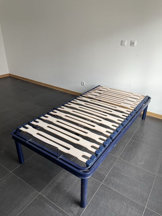 Estrado de cama usado - com elevação