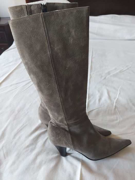 Botas de Camurça Cinzentas da Ami - Tam° 37.