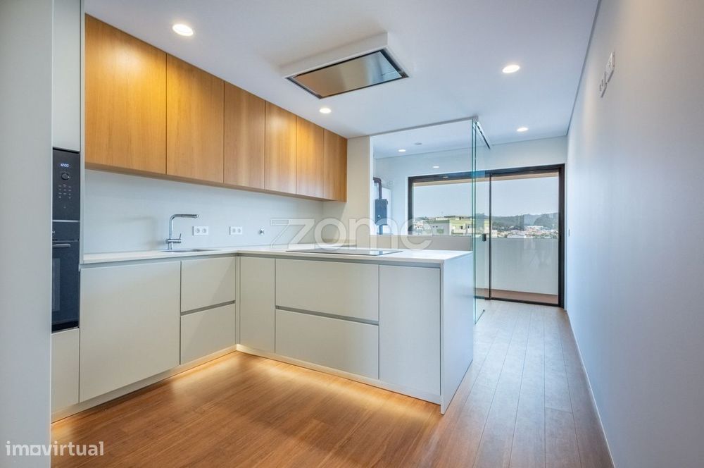 Apartamento T4 Duplex Novo no Prestigiado Edifício Alameda
