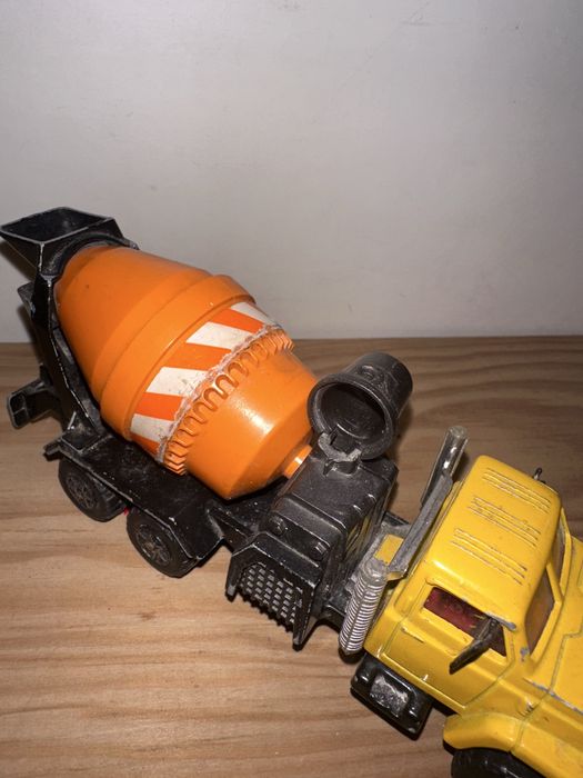 Camião antigo da majorette 1:60