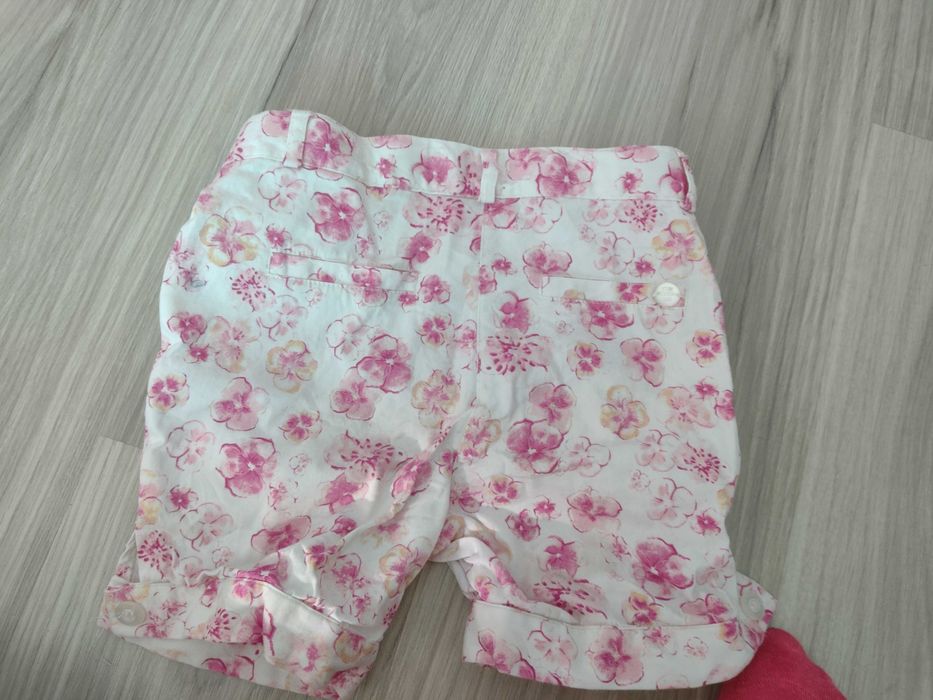 Świetne spodenki coccodrillo 116 kwiatowy wzór