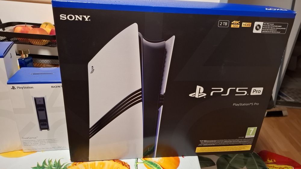 Sprzedam Konsole PS5 Pro