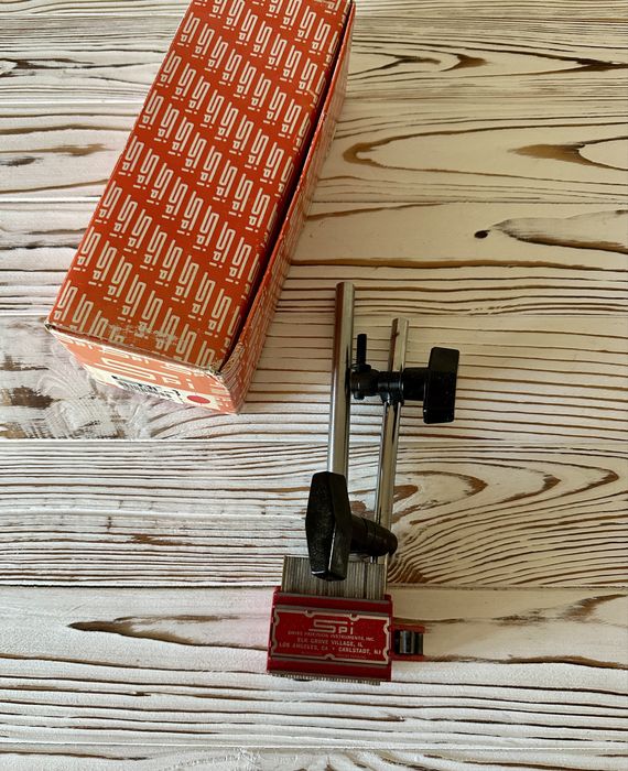 Стойка магнитная стандартная , с возможность изменения формы основания