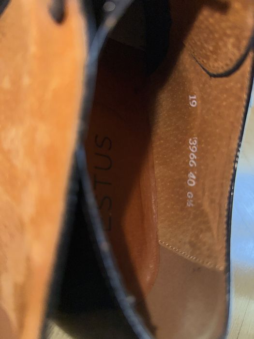 Eleganckie ślubne czarne buty lakierowe Vestus rozmiar 40