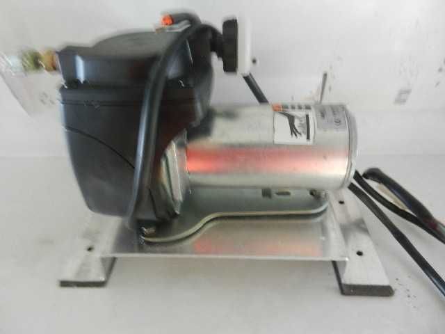 pompa próżniowa  sprężarka 12V GAST ambulans karetka