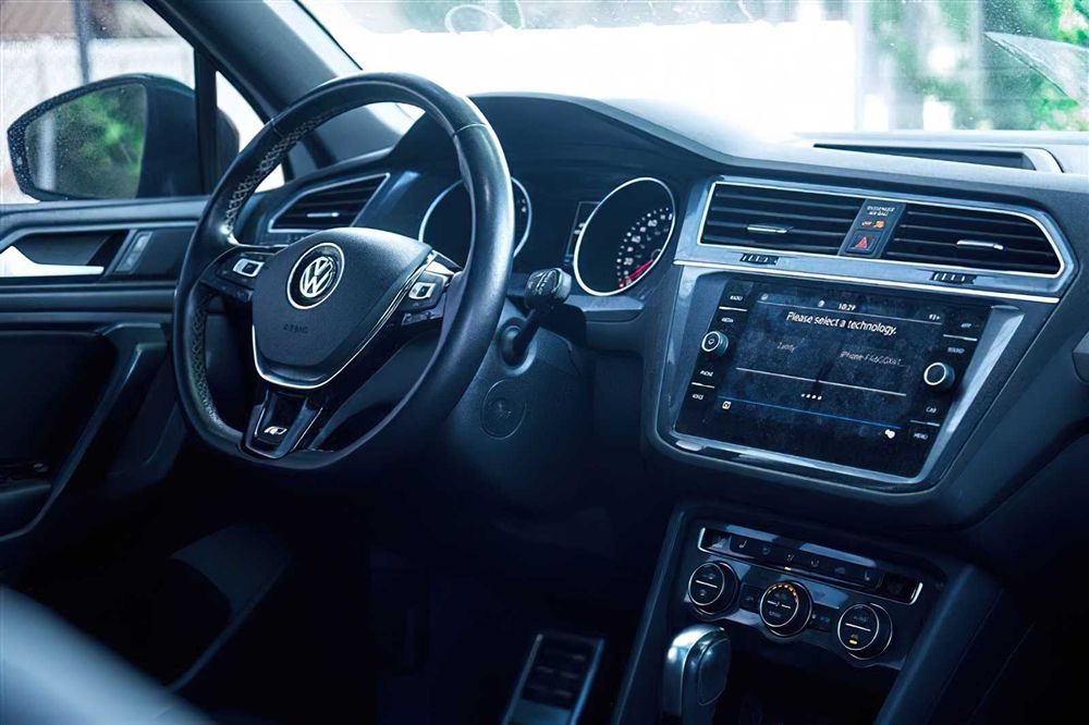 Volkswagen Tiguan      2021