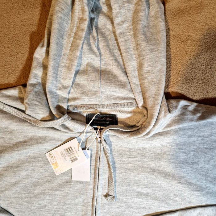 Sweartshirt camisolas novo a estrear xxl n 52-56
Para desocupar por fa