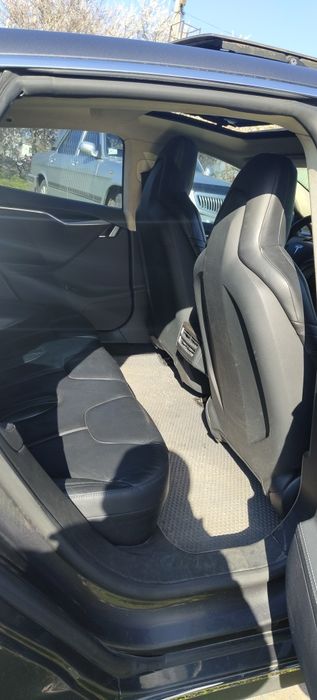 Tesla Model S 70D